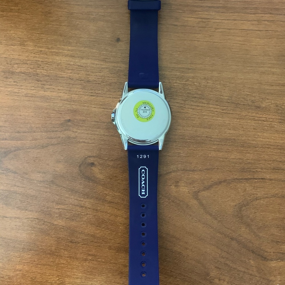 Coach classic signature sport silicon strap watch - Picture 3 of 4